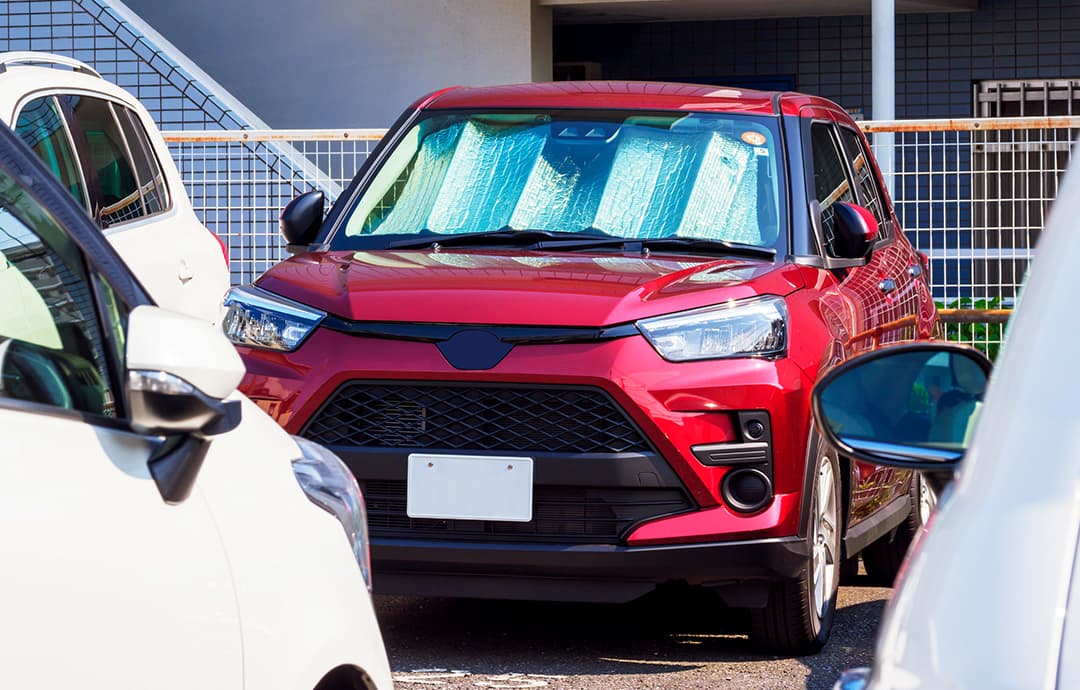 サンシェードが付いた車